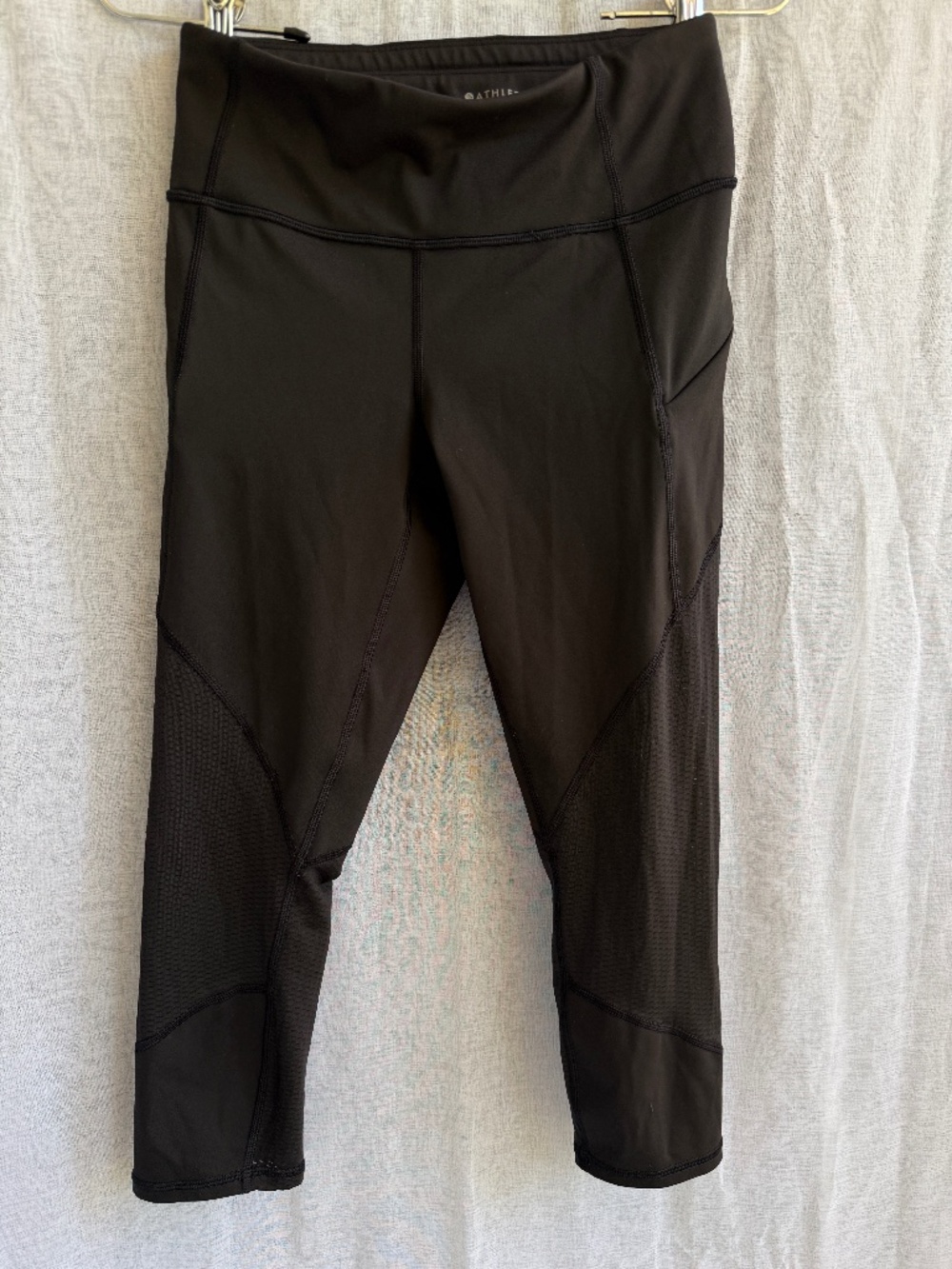 Athleta Contender Capri Leggings | XS‎ | Black Mesh | Side Pockets Athleisure Ac